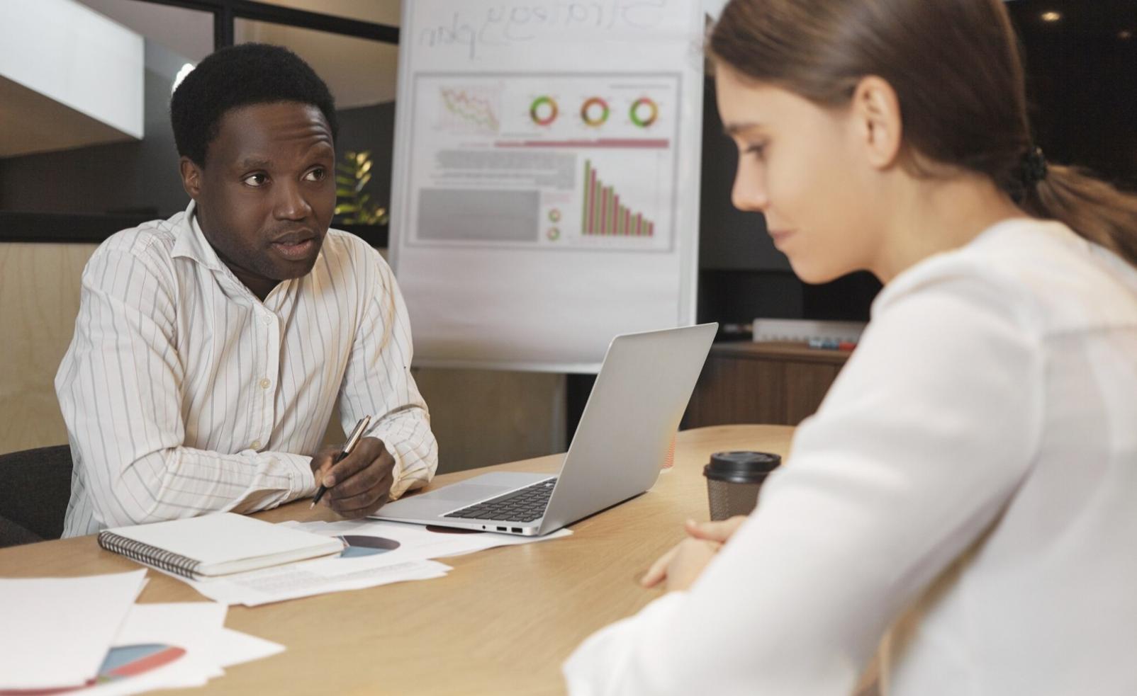 Environnement d'apprentissage collaboratif avec interaction entre pairs